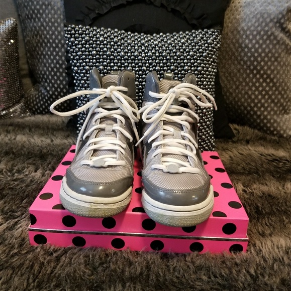 SOLD Big Kids Grey Nike High Top Jordans - Picture 2 of 8